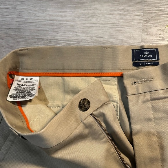 Dockers Men's Khaki Chinos - Picture 2 of 3